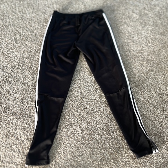 Adidas soccer pants like new - Picture 2 of 3